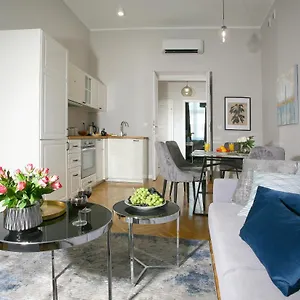Apartment Gem By Castle
